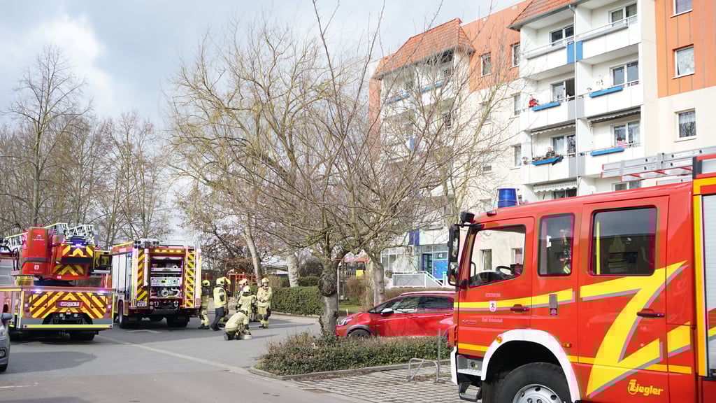 Die Feuerwehr rükte zu einem Balkonbrand aus.