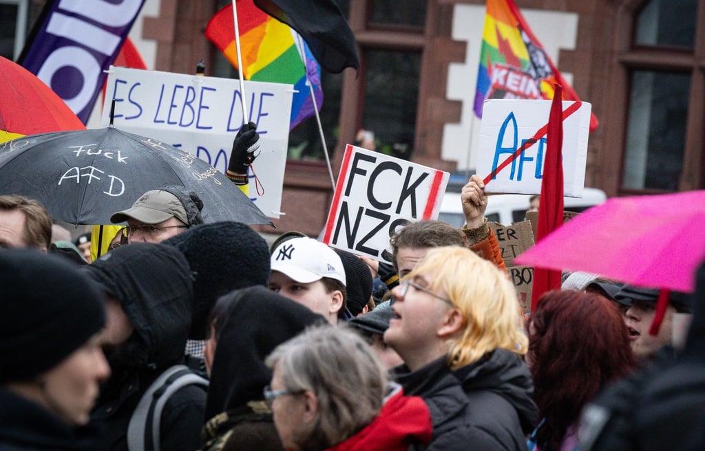 In Nordrhein-Westfalen gab es vehementen Protest gegen Auftritte des Thüringer AfD-Landeschefs Björn Höcke.
