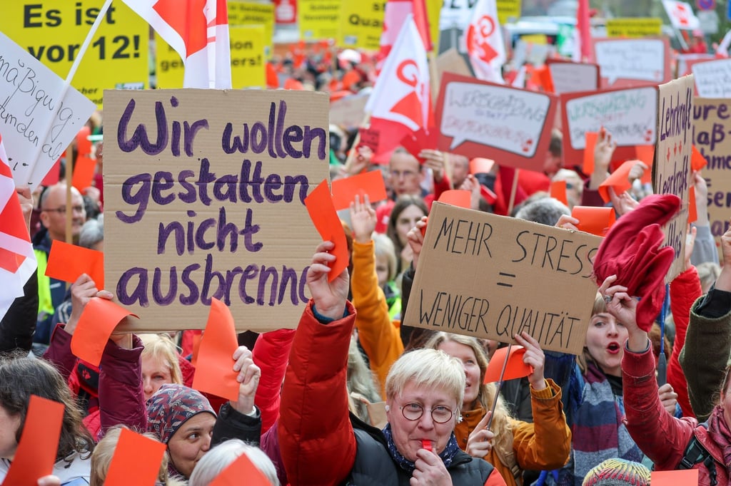 Bei angehenden Grundschullehrern in Sachsen gibt es Unmut über die Streichung einer Zulage für das Referendariat im ländlichen Raum (Archivbild).