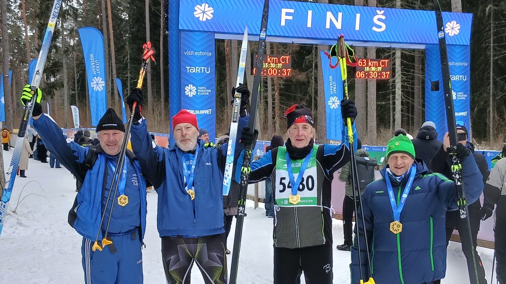 Peter Anders, Otmar Winter, Bernd Ehrlich und Günter Wiele (von links) waren bei einem Ski-Marathon in Estland am Start. Auf dem Bild fehlen Nils Kröger und Nicky Ehrlich, die krankheitsbedingt nicht teilnehmen konnten.