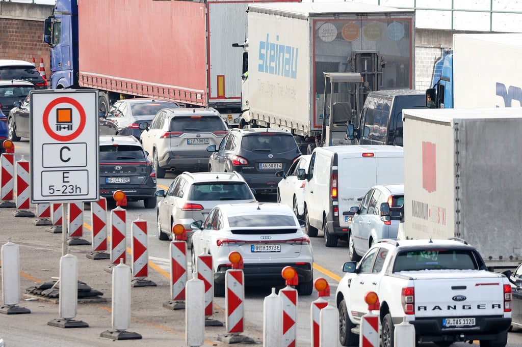 Ein Warnstreik führt erneut zu Verzögerungen am Elbtunnel. (Archivbild)