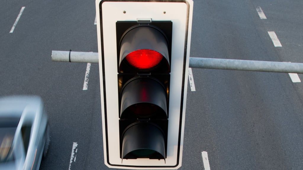 Eine defekte Ampel hat am Montag den Verkehr in Wittenberg beeinträchtigt.