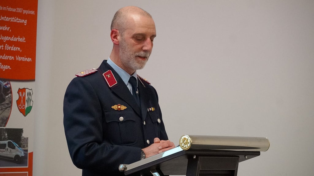 Carsten Loof wurde für weitere sechs Jahre zum Ortswehrleiter der Feuerwehr Oschersleben gewählt.