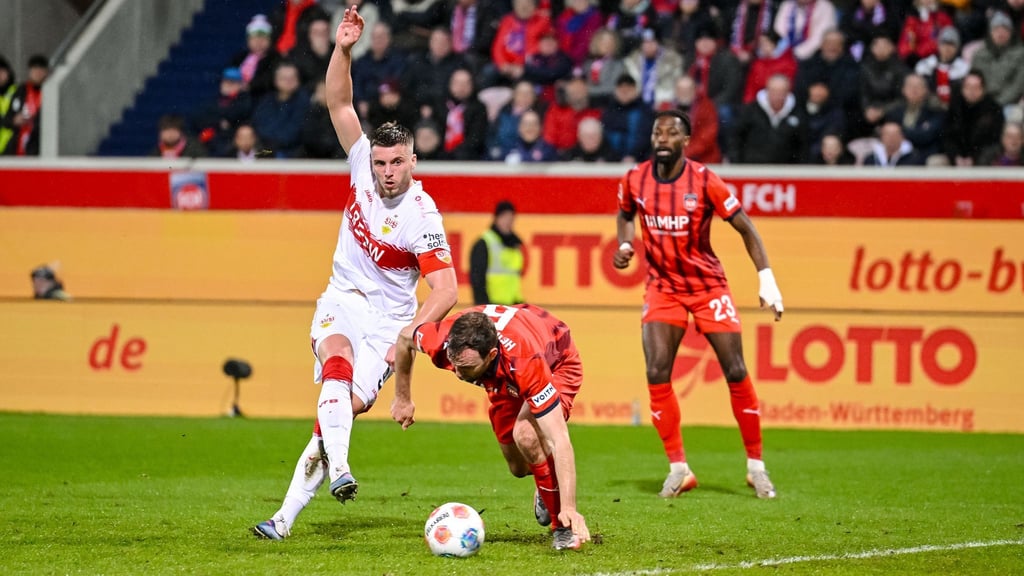 Kein Freund des Videobeweises: Ermedin Demirovic (l).