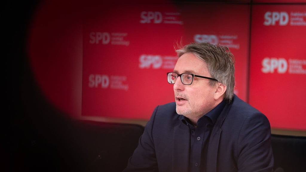 Brandenburgs SPD-Fraktionschef Björn Lüttmann zeigt sich zuversichtlich für die Koalitionsverhandlungen mit der CDU (Archivbild).