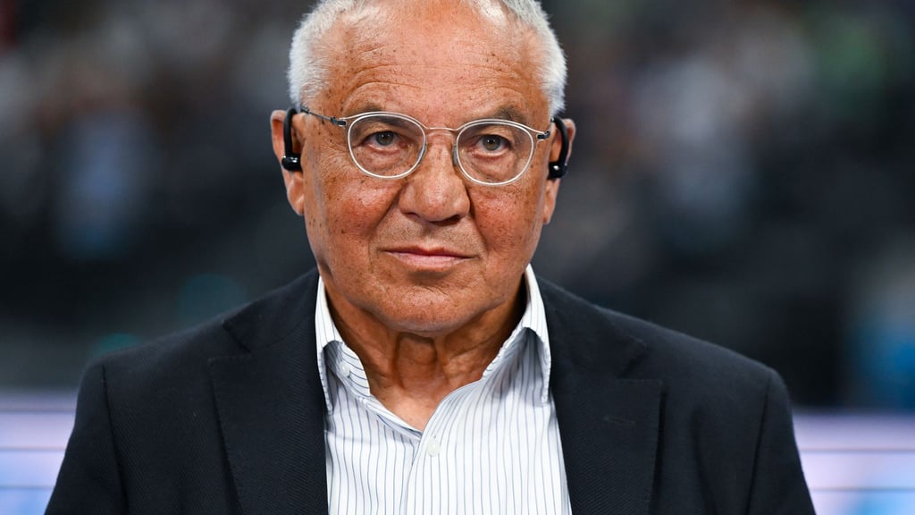 Felix Magath ist erneut beim VfL Wolfsburg im Gespräch. (Archivbild)