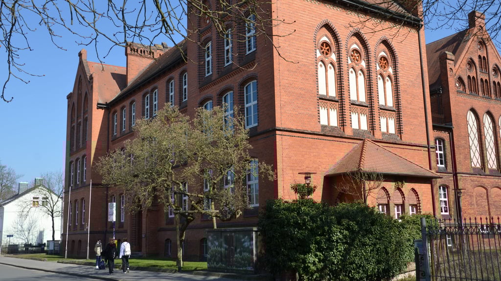 Der Zustand des Jahn-Gymnasium Salzwedel ist schlecht, jetzt soll eine umfassende Prüfung aller Mängel erfolgen.