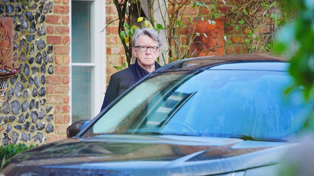 Der frühere britische Botschafter in den USA Peter Mandelson geriet wegen seiner Beziehung zum verstorbenen US-Multimillionär in den Fokus von Ermittlungen. (Archivfoto)