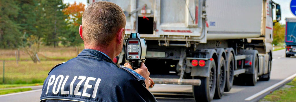 Kontrolle der Polizei: Einwohner fordern immer wieder mehr Sicherheit n Leppin. Bislang wird zwar regelmäßig, aber nicht jeden Tag geblitzt.