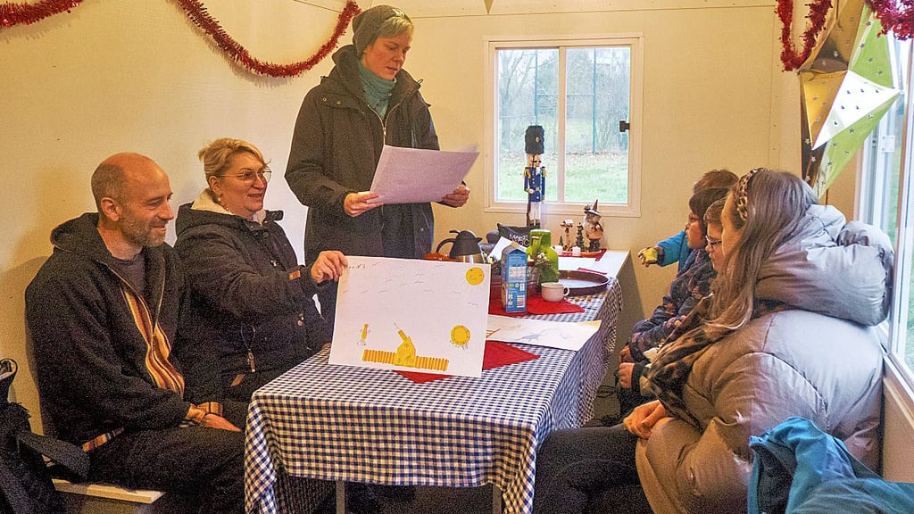 Über die Entwicklung im Plattenbauquartier haben die Vereinsmitglieder mit Bürgern immer wieder diskutiert, auch über einem mobilen Bauwagen.