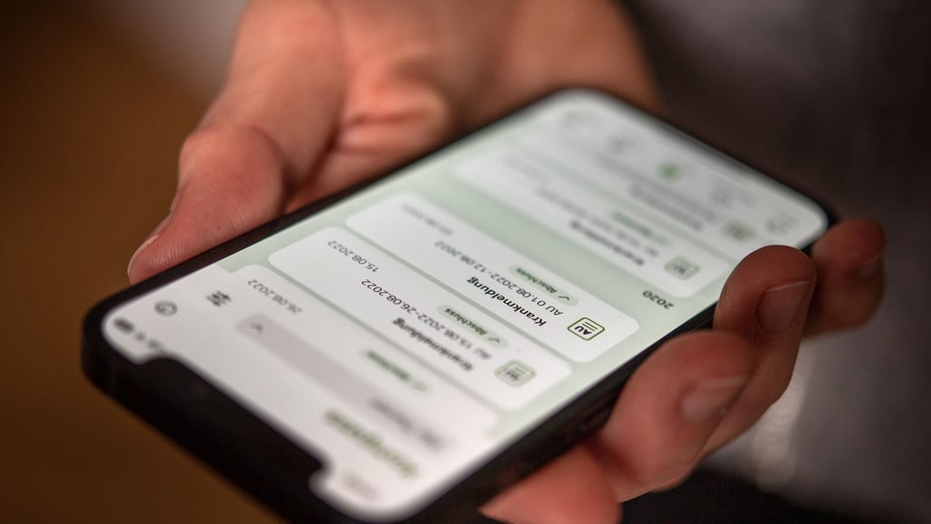 Tritt während einer bestehenden Arbeitsunfähigkeit eine weitere Erkrankung auf, die sich unmittelbar anschließt, wird die Sechs-Wochen-Frist nicht neu ausgelöst.