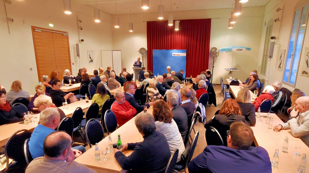 Gut besucht war der CDU-Neujahrsempfang mit Bildungsminister Jan Riedel am Freitag in Köthen. Die örtlichen Schulleiterinnen nutzten den Termin, um den Minister mit dem akuten Lehrermangel in den Grundschulen zu konfrontieren.&nbsp;