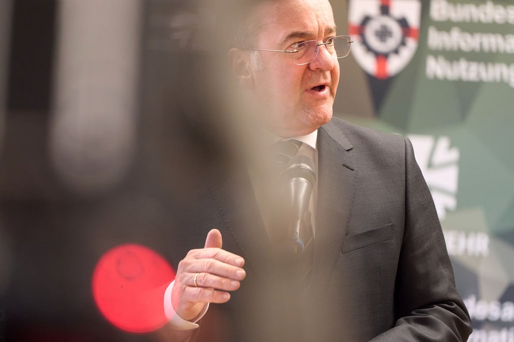 Sieht Trumps Rolle kritisch: Verteidigungsminister Pistorius