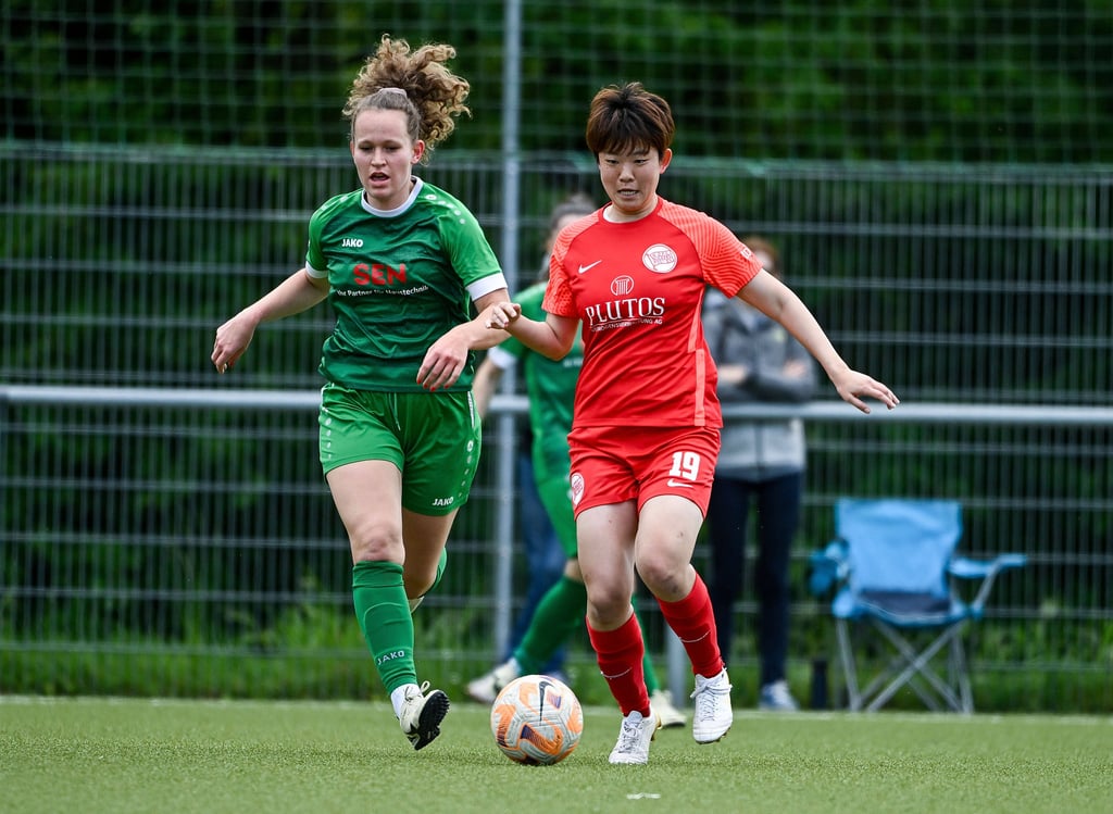 Haruna Suzuki, hier rechts 2024 im Offenbach-Trikot, verstärkt die Frauen des 1. FC Magdeburg ab sofort.