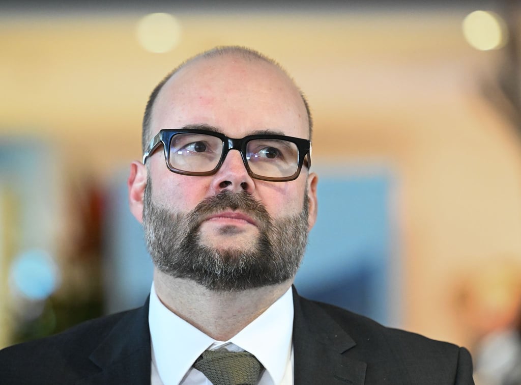 Finanzminister Christian Piwarz stellte den Beteiligungsbericht 2025 vor (Archivbild)