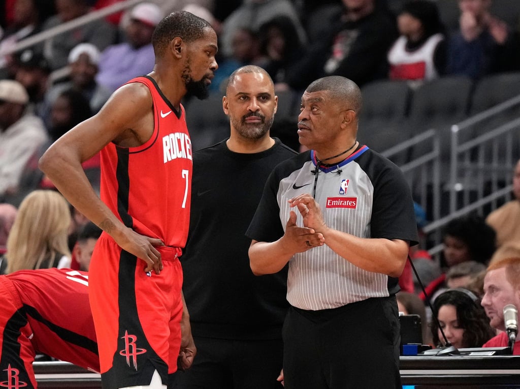 Kevin Durant (l) möchte mit fast 40 Jahren 2028 noch einmal bei Olympia dabei sein.