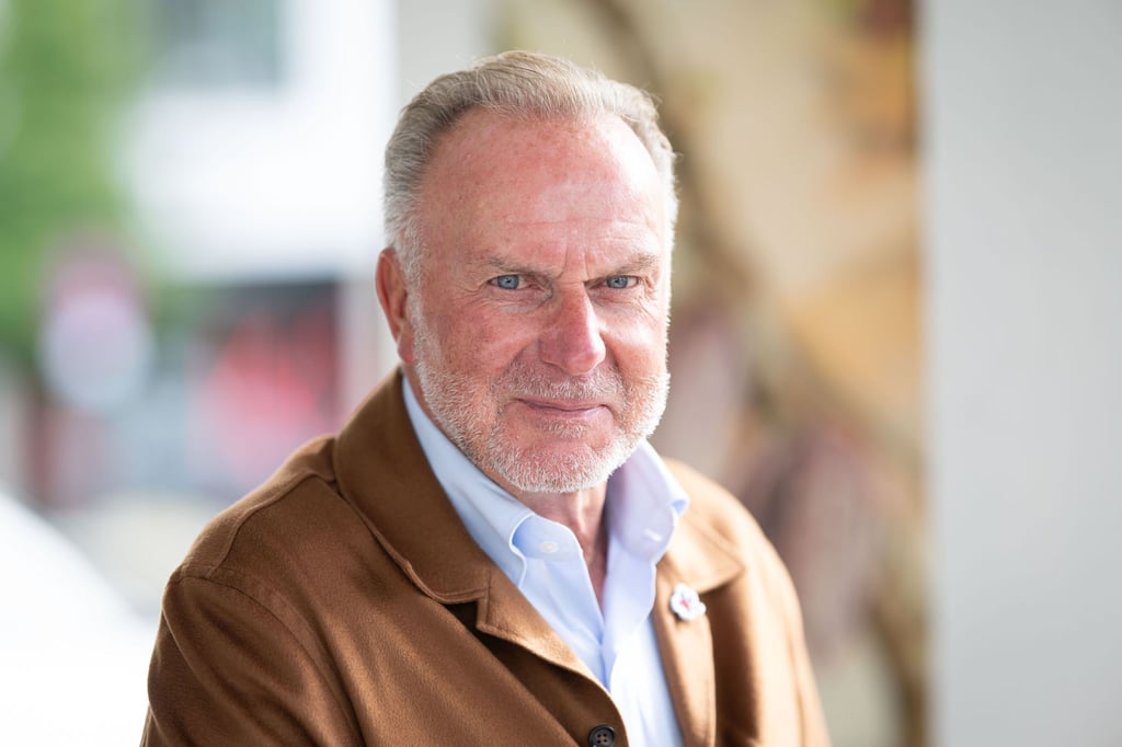 Karl-Heinz Rummenigge findet lobende Worte für FIFA-Präsident Gianni Infantino. (Archivbild)