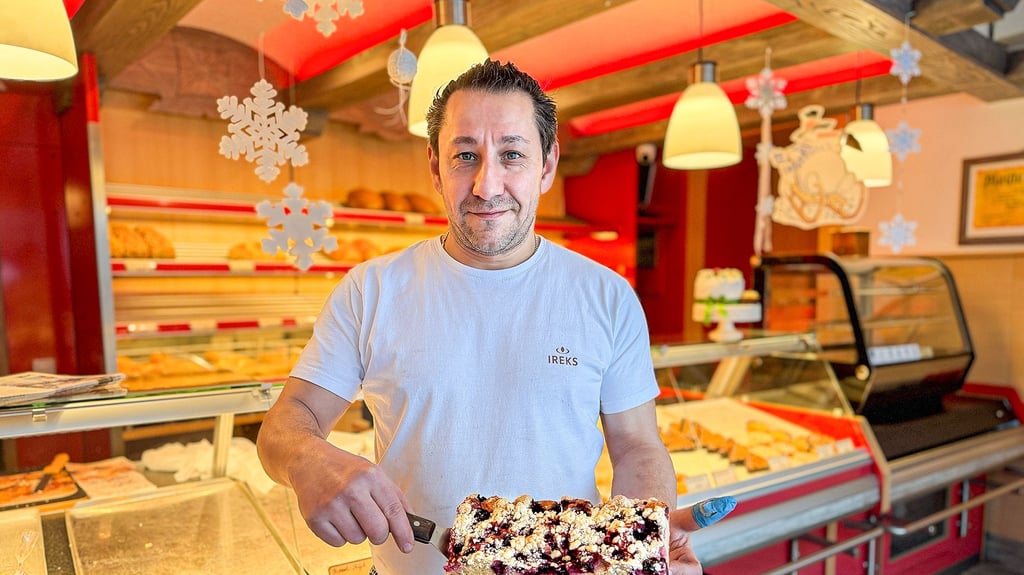 Bäckermeister Daniel Wittstock aus Havelberg will Kirschkuchen trotz drastisch gestiegener Preise für Kirschen im Sortiment behalten.