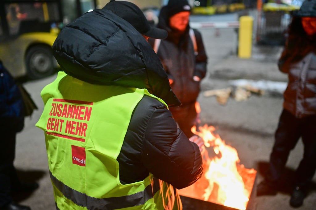 Die Gewerkschaft Verdi hat zum zweiten Warnstreik im Berliner Nahverkehr im Tarifstreit mit den Berliner Verkehrsbetrieben aufgerufen. (Archivbild)