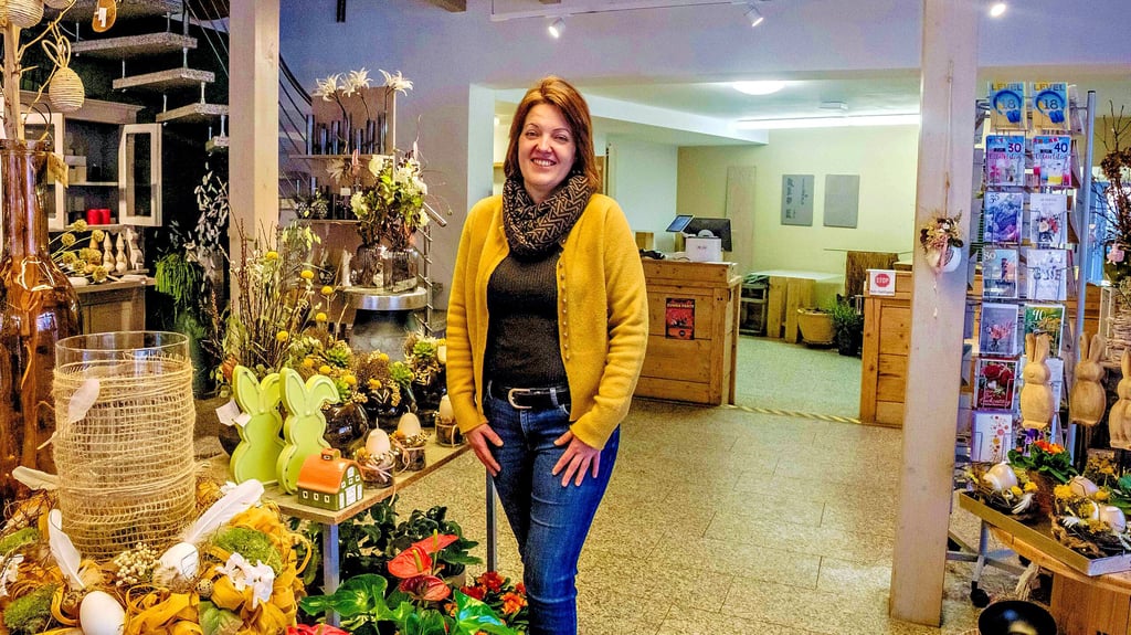 Kathrin Brückner in ihrem Blumenladen „Pusteblume“ in Gräfenhainichen, den sie zum 28. März  schließt. 