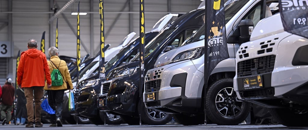 Wohnmobile können höhere sechsstellige Summen kosten und sind nicht für jedermann erschwinglich. (Symbolbild)