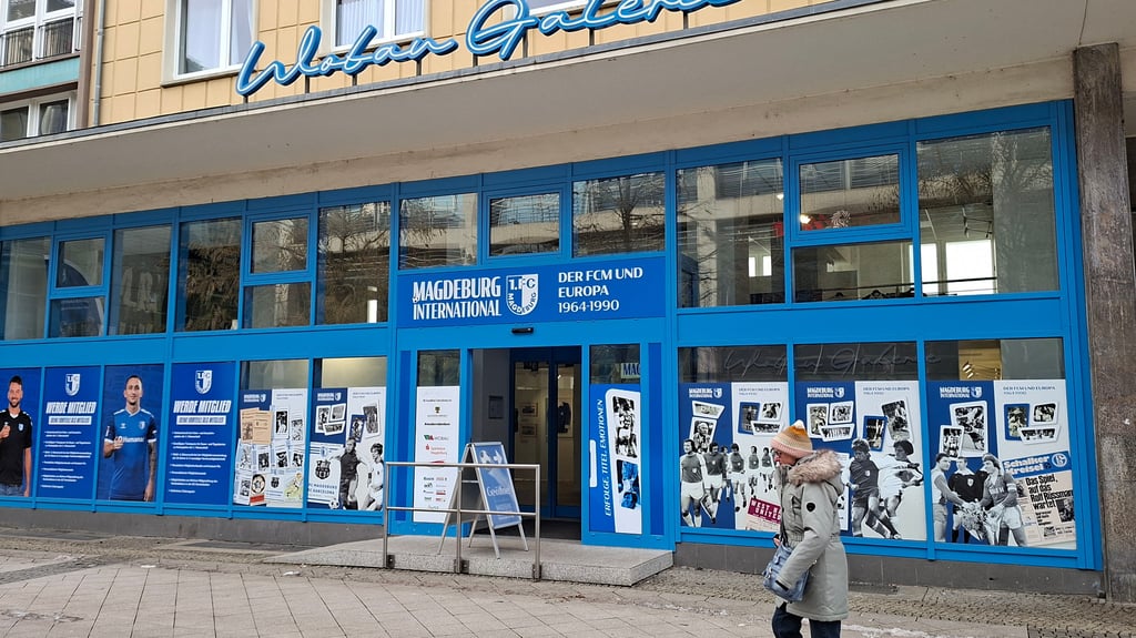 In der Wobau-Galerie in der Magdeburger Goldschmiedebrücke ist derzeit eine FCM-Ausstellung  mit dem Schwerpunkt Erfolge und internationale Auftritte des Clubs zu sehen. Nun soll eine Nachfolgeschau vorbereitet werden. 