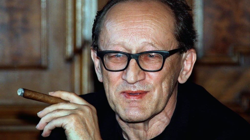 Eine Mitarbeiterin Heiner Müllers hütete das Buch jahrelang wie einen Schatz. (Archivbild)