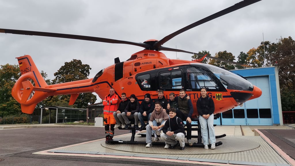 Die Mitglieder der Jugendfeuerwehr auf Tour.