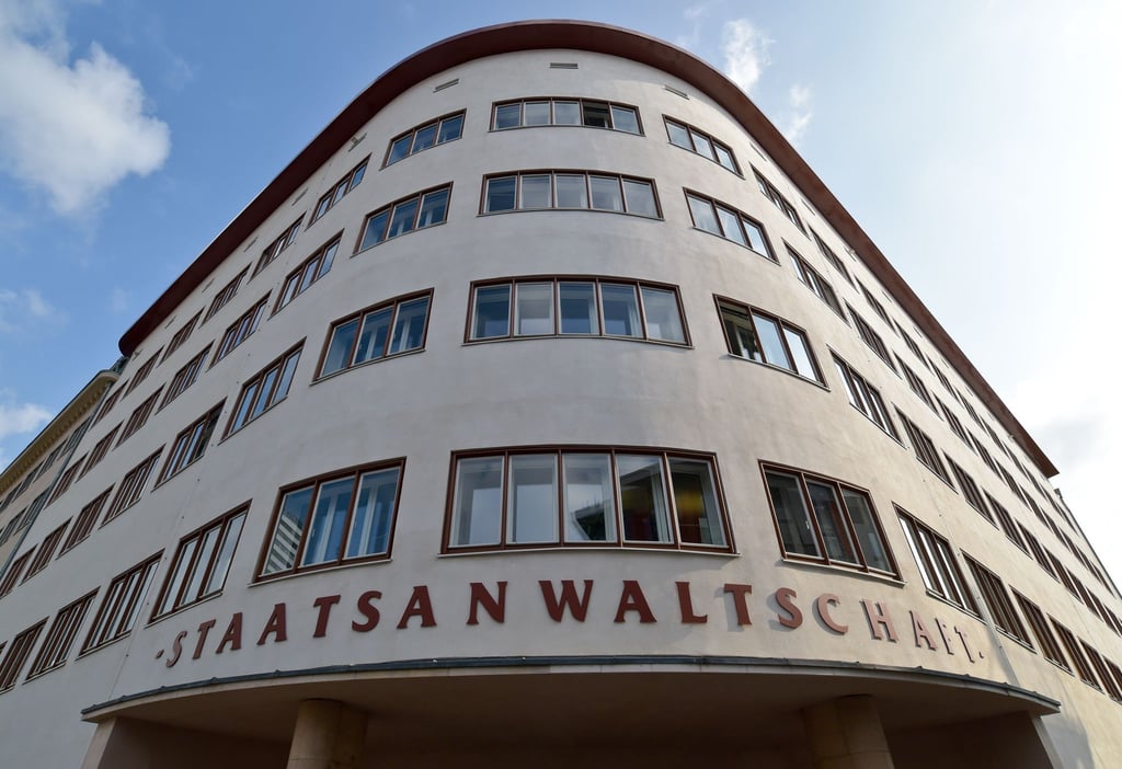 Bei der Staatsanwaltschaft Frankfurt (Oder) ist eine Strafanzeige wegen Wahlfälschung bei der Bürgermeisterwahl in Strausberg eingegangen (Archivbild).
