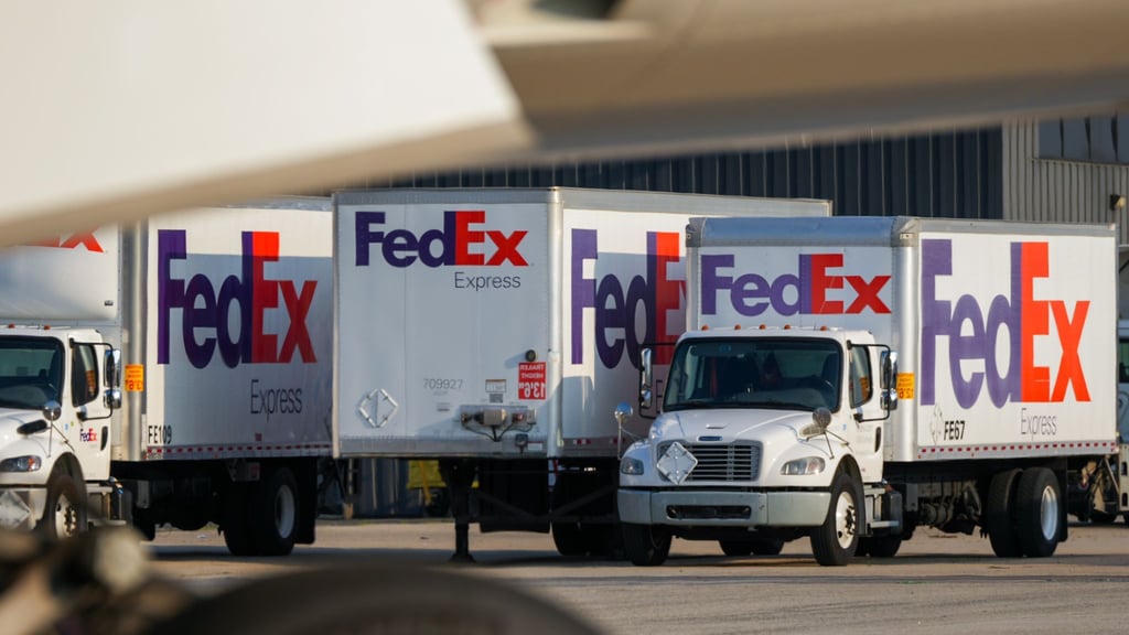 Das Logistikunternehmen Fedex fordert eine Rückzahlung von Zöllen, die als unrechtmäßig eingestuft wurden. (Archivbild)