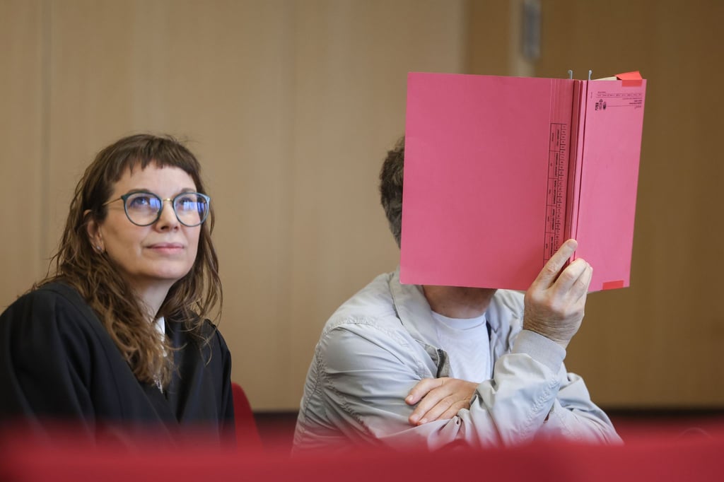 Verteidigerin Piel: „Mein Mandant bestreitet die Vorwürfe“