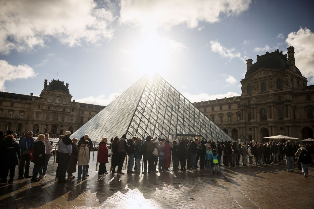 Der Touristenmagnet Louvre wird seit Monaten von Missständen geplagt. (Archivbild)