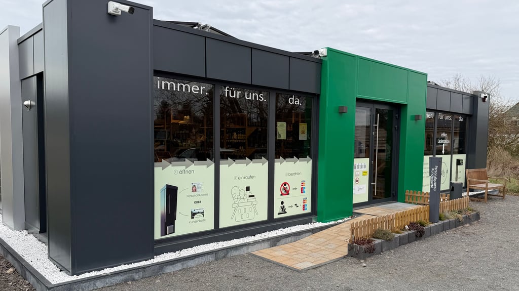 Der erste Containerladen der Marke "Unser Schopp" ist vor fast genau einem Jahr - am 15. Februar 2025 - im 800-Einwohner-Dorf Burgkemnitz (Landkreis Anhalt-Bitterfeld) eröffnet worden. Seither reißen sich auch viele Harzdörfer um solche eine Einkaufsmöglichkeit.