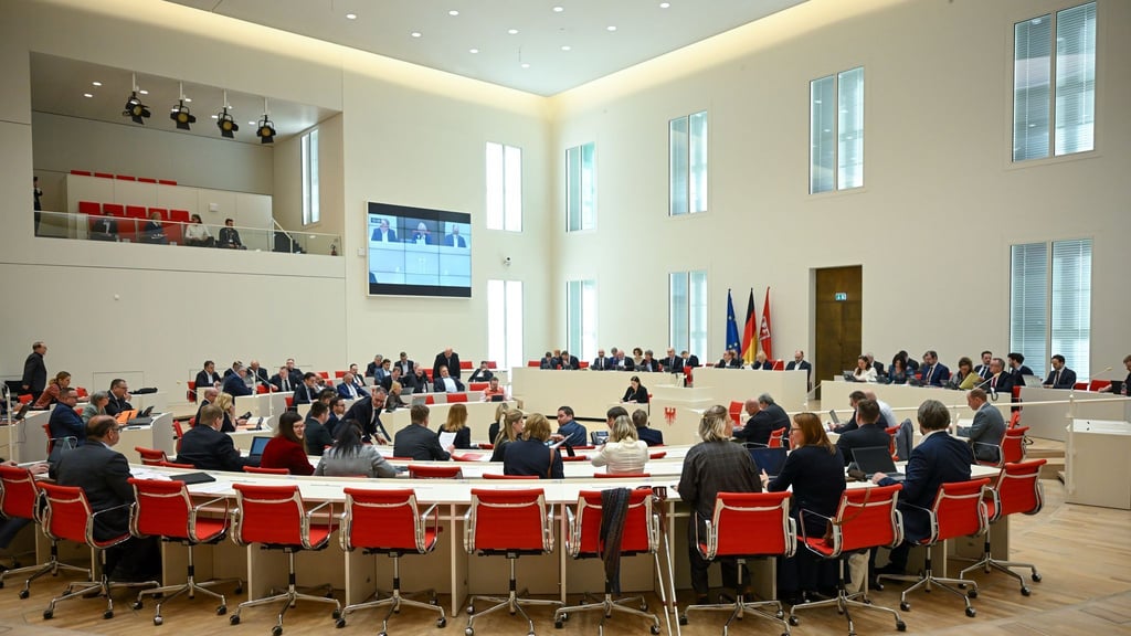 Der Brandenburger Landtag hat ein knapp einjähriges Moratorium für neue Windräder beschlossen, um Wildwuchs zu verhindern.