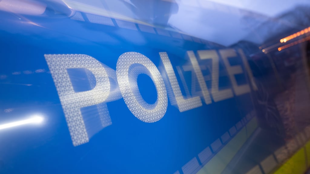 Bei einem Unfall in Burg wurden zwei Personen verletzt. 