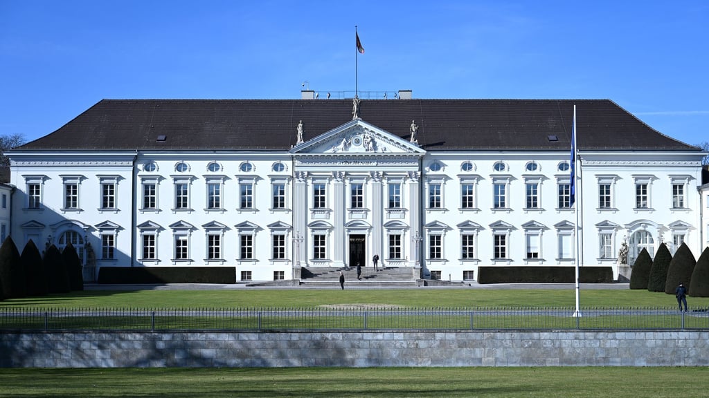 Die Sanierung des Berliner Amtssitzes des Bundespräsidenten soll dreistelligen Millionenbetrag kosten.