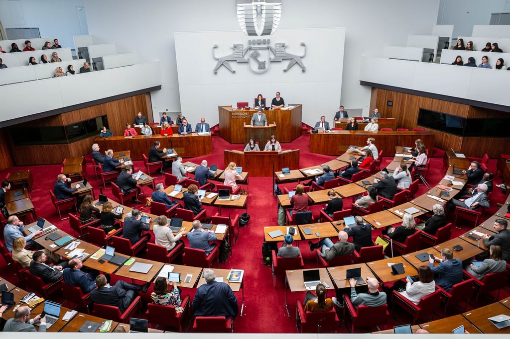 Die Bremische Bürgerschaft debattiert am Mittwoch über zwei Misstrauensanträge gegen die Linken-Senatorinnen. (Archivbild)