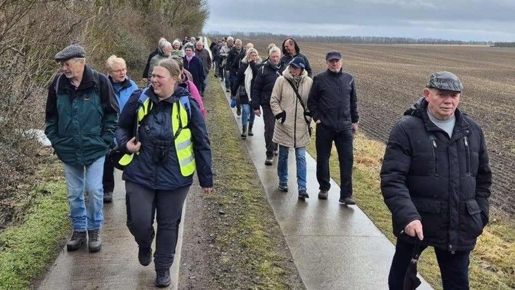 Die Domersleber und ihre Gäste waren rund um das Dorf in der Feldmark unterwegs.