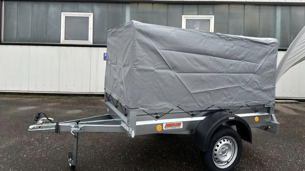 Was der Feuerwehrverein Hettstedt braucht: so oder so ähnlich könnte der Anhänger aussehen. Wichtig: Er soll einer mit Plane sein.