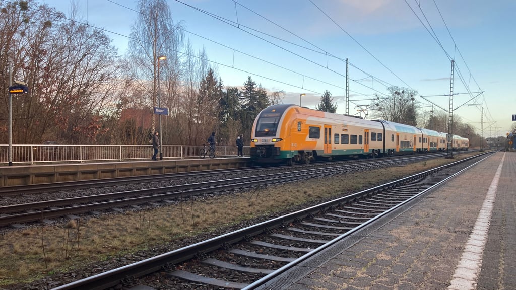 Der Notfallplan macht es möglich, dass der Regionalexpress 1 in Möser einen Stopp einlegt. Einer dauert nun extrem lange.