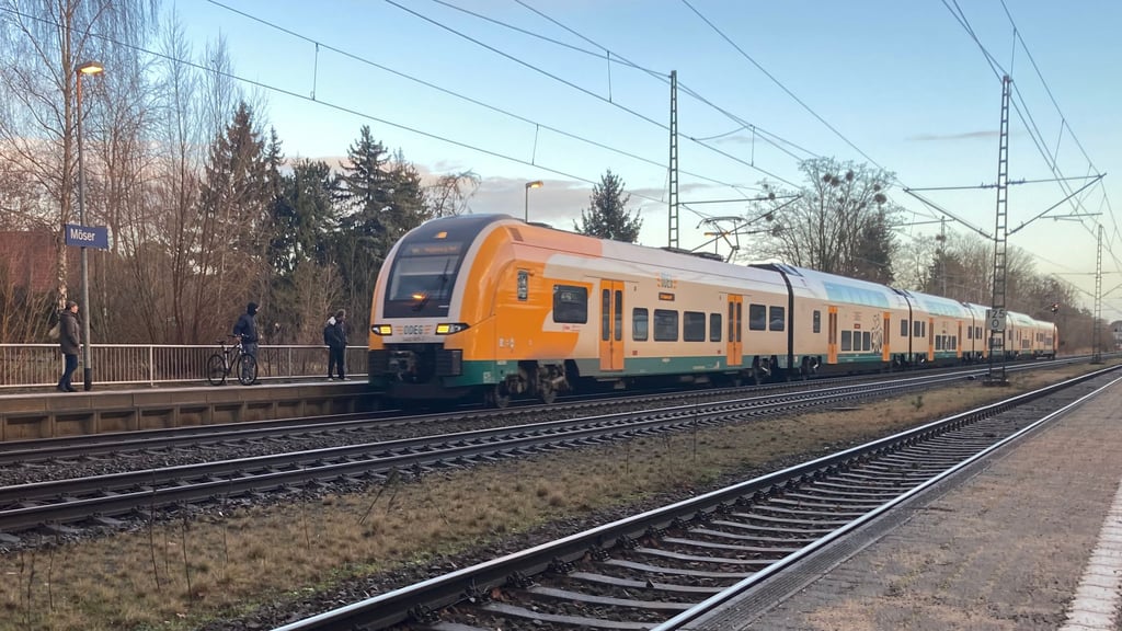 Der Notfallplan macht es möglich, dass der Regionalexpress 1 in Möser einen Stopp einlegt. Einer dauert nun extrem lange.