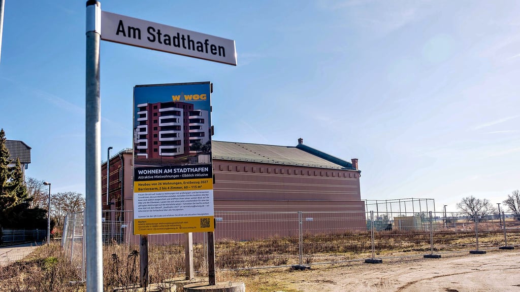 Hier hat einst der große Getreidespeicher gestanden, jetzt soll ein Mehrfamilienhaus in bester Lage entstehen.