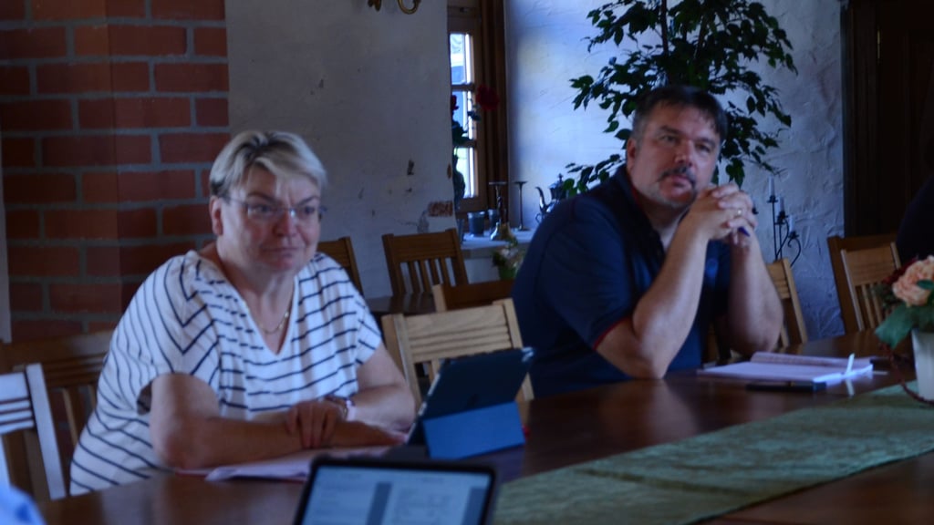 Alexander Harms in der Finanzausschusssitzung im Sommer 2025.