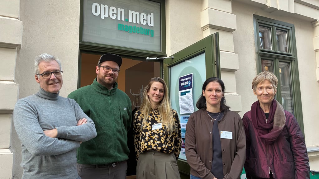 Zur Feier des einjährigen Bestehens hat die open.med-Praxis einen Tag der offenen Tür durchgeführt. Zu Gast waren neben den Helfern aus Magdeburg viele Akteure anderer Standorte des Vereins „Ärzte der Welt“.