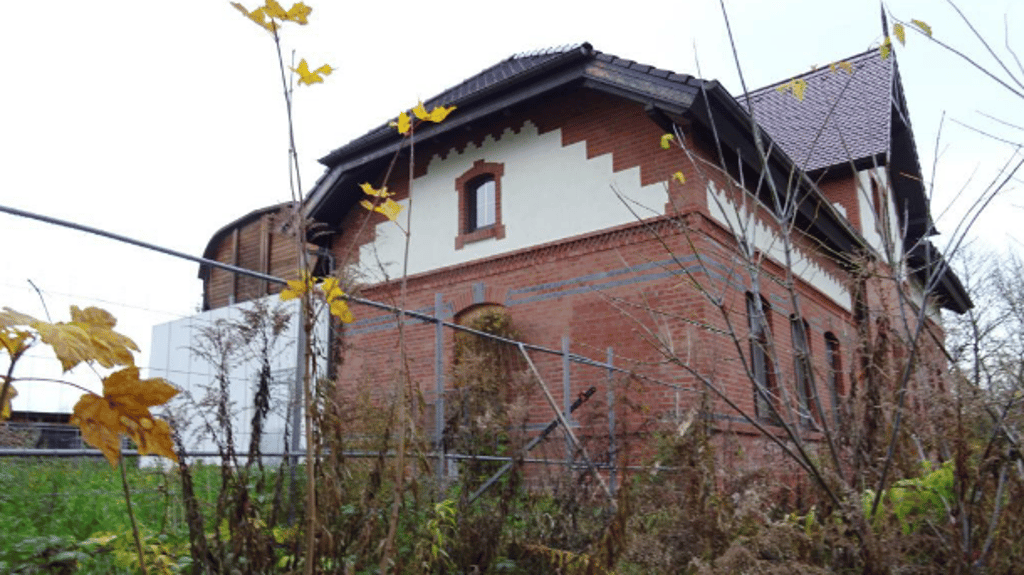 Melanie Müllers Wohnhaus in Leipzig soll im Mai versteigert werden.