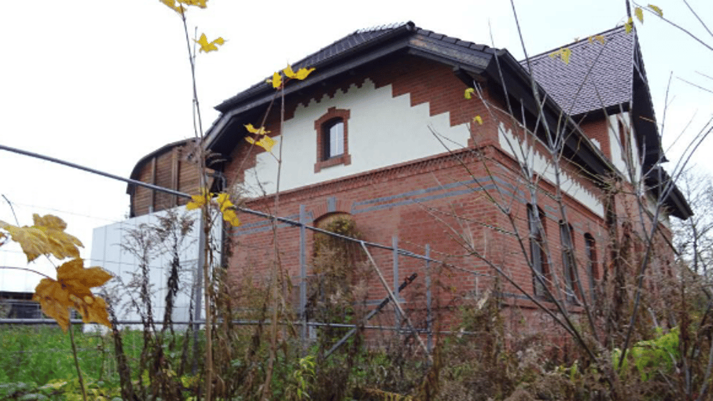 Melanie Müllers Wohnhaus in Leipzig soll im Mai versteigert werden.