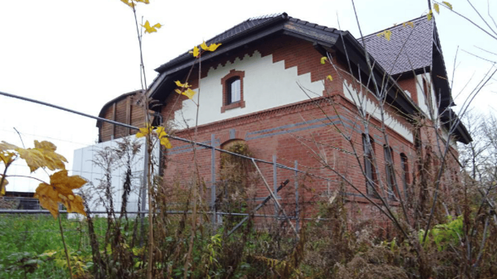 Melanie Müllers Wohnhaus in Leipzig soll im Mai versteigert werden.