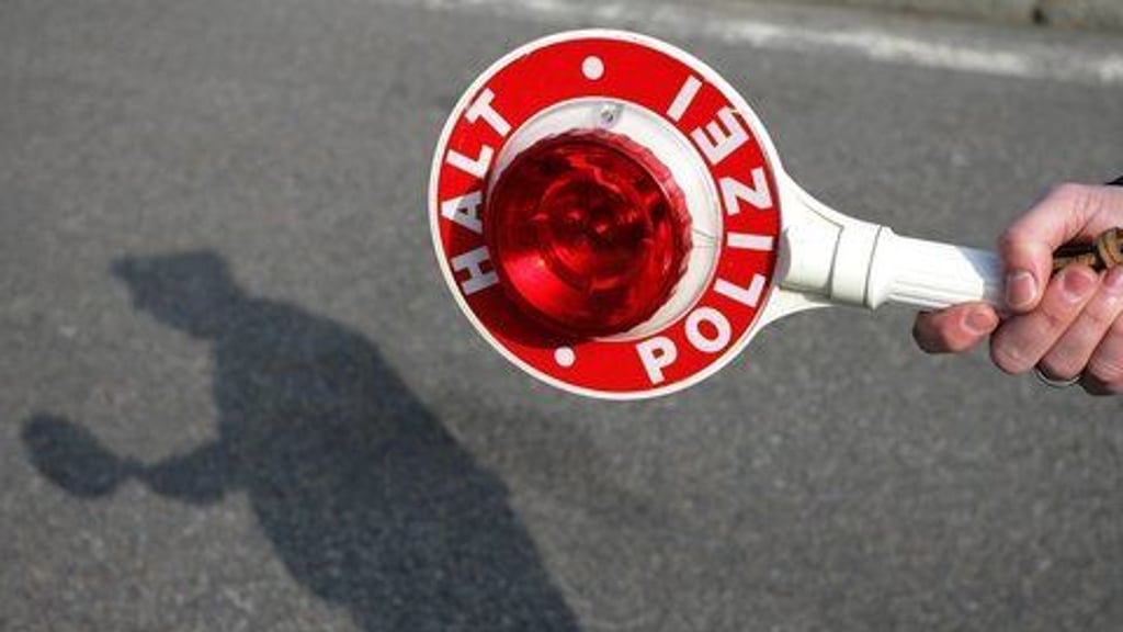 Auf der A38 bei Lützen hat die Polizei einem Schwertransport die Weiterfahrt untersagt (Symbolfoto).