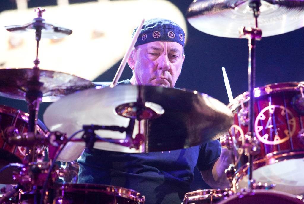 Der 2020 gestorbene Neil Peart gilt als Schlagzeuger-Legende. Anika Nilles, die auf der kommenden Tour für Rush am Schlagzeug sitzt, will ihre Aufgabe „mit Respekt und viel Feingefühl“ angehen. (Archivbild)