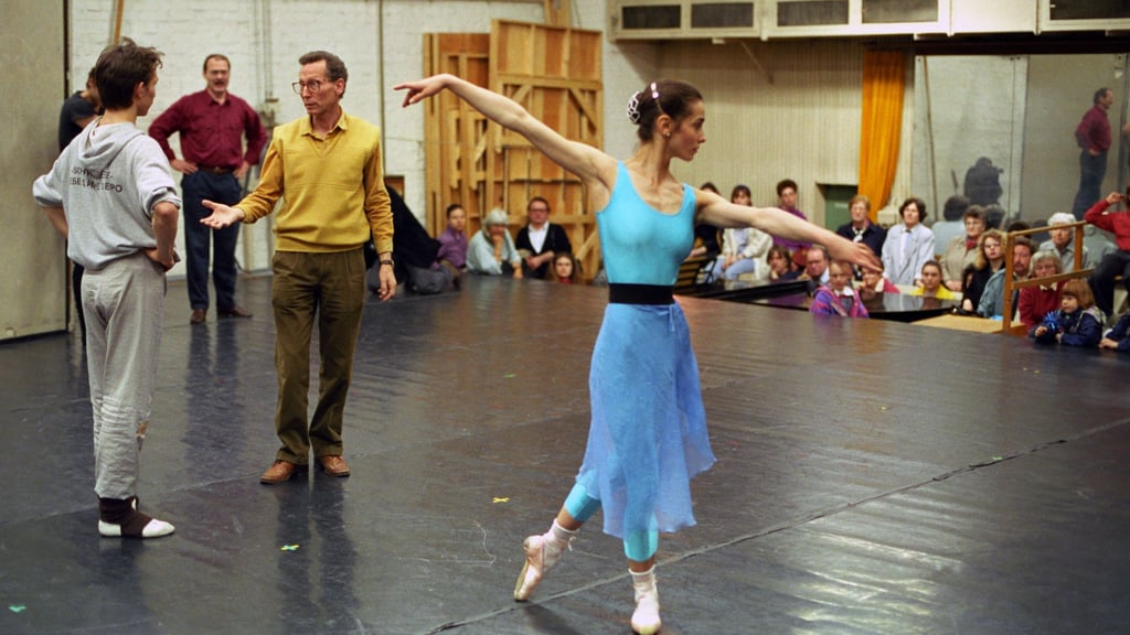 Der ehemalige Chefchoreograph der Komischen Oper Berlin, Tom Schilling (2.v.l.), starb kurz vor seinem 98. Geburtstag. (Archivbild)